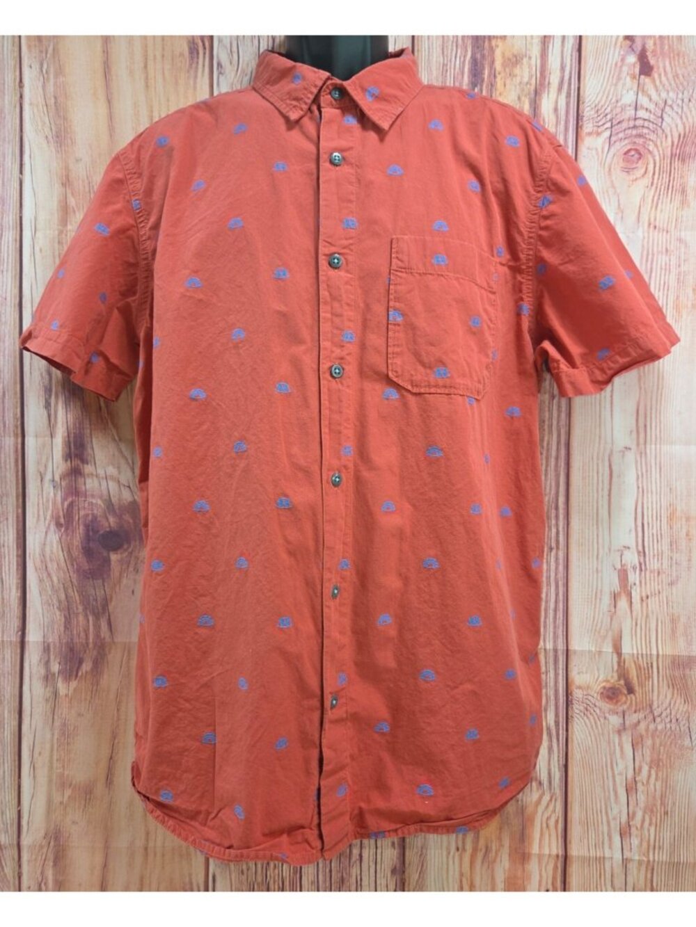 The North Face Mens Red Short Sleeve Shirt XL With Blue Print